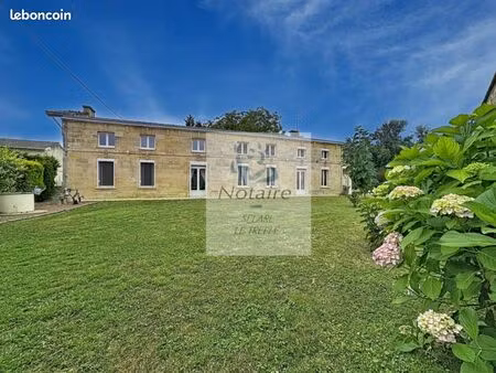 maison 9 pièces 241 m²