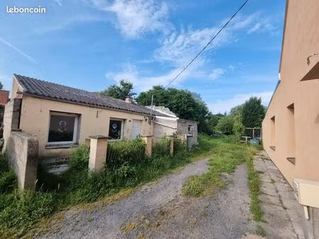local et grand terrain