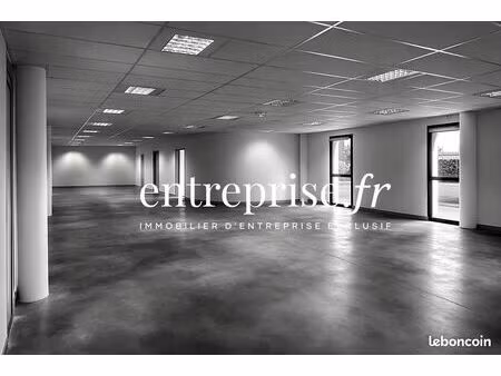 local 247 m² beaucouzé