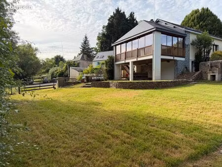 maison avec vue exceptionnelle sur les prairies et la rivière – la roche foulques (soucell