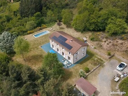 propriété d’exception au cœur d’une nature préservée. un lieu unique de 10 hectares de for