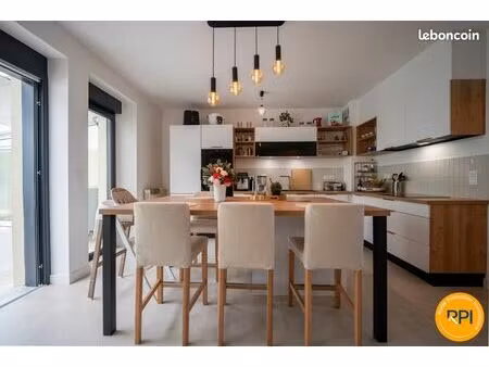 maison 6 pièces 137 m²