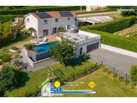 villa 6 pièces 156 m²