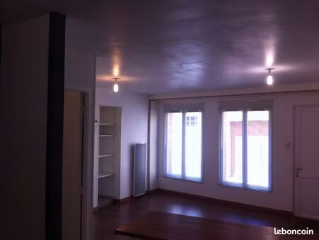 studio 50m² beaupréau 400 euros