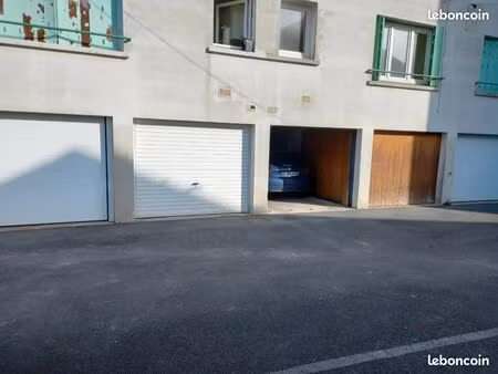 box garage 18 m2 portail badge et porte neuve