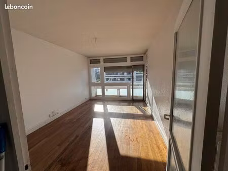 appartement t3 refait à neuf avec vue panoramique