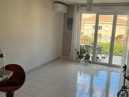 appartement dans résidence   45 mètres carrés   t2
