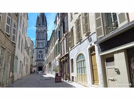 t2 meublé - 45 m2 - pour etudiant(e) - centre - direct fac