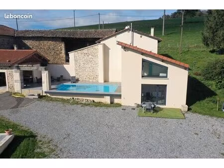location meublée t2 duplex – vue panoramique et piscine