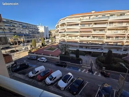 studio 1 pièce 27 m²
