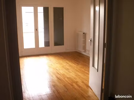 loue appartement centre ville saint etienne grande rue