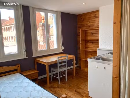 studio àlouer toutes charges comprises
