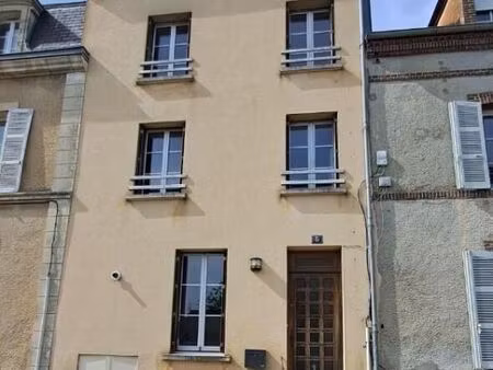 maison de ville 7 pièces 106 m²