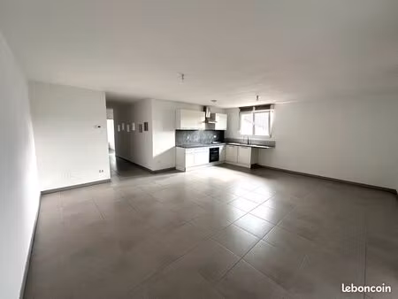 appartement f3 – 81 m² - terrasse – parking - cave