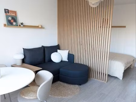 studio rénové meublé au calme