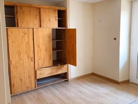 t3 61 m2 entresol avec jardin lourdes centre-ville
