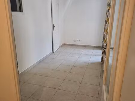 f2 32m2 avec balocn