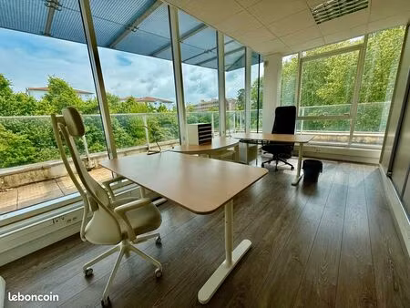 grand bureau privatif fermé 18m2 - espace de co-working