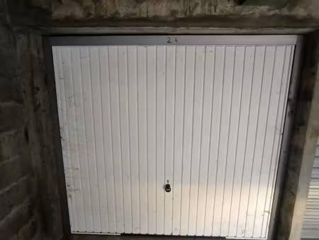 garage/box 17 m² gelos