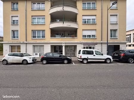 local chambon feugerolles hyper centre