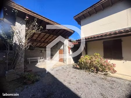 maison de village 5 pièces 70 m²