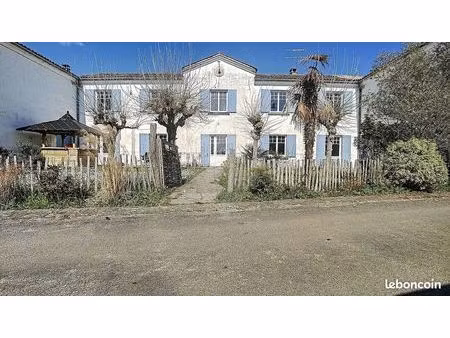 ensemble immobilier ( 3 biens ) de caractère avec revenus locatifs – vue dominante sur cad
