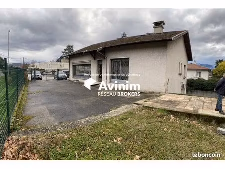 local commercial 140 m² saint-martin-d'hères