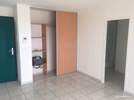 loue studio meublé