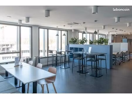 abonnements flexibles pour un espace de coworking à louer à clermont-ferrand  la pardieu c