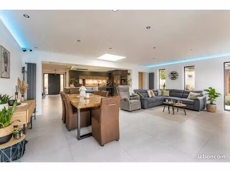 maison 4 pièces 139 m²