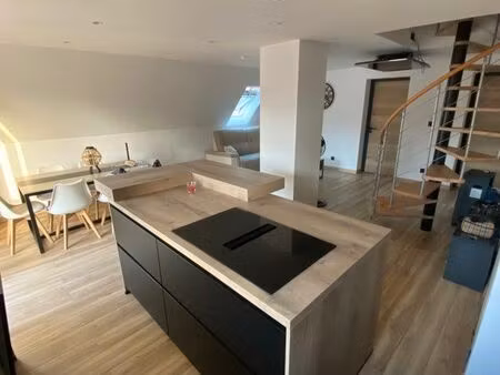 duplex 4 pièces – 70 m² hab. / 100 m² au sol – balcon + parking