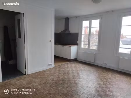 studio 1 pièce 27 m²