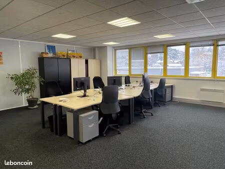 bureau a louer lumineux et au calme