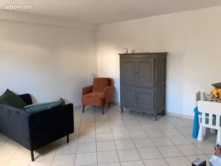 bureau 16 m² rénové savenay – profession libérale – salle d’attente