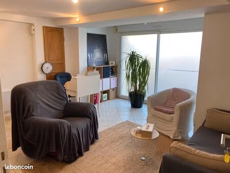 bureau 18 m² rénové savenay – profession libérale – salle d’attente
