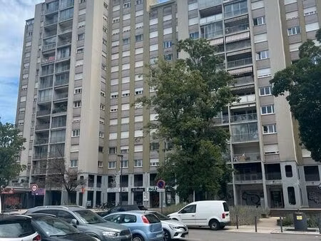 local commercial 22m² – grenoble – zfu – idéal profession libérale