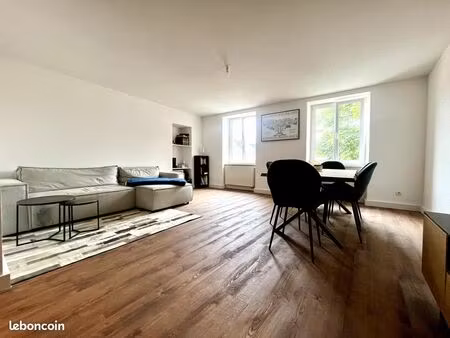 centre de habsheim appartement t2/t3 rénové de 70m2- cuisine neuve - place de parking- cav
