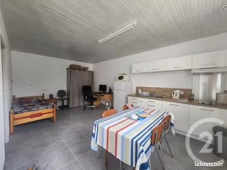 studio 1 pièce 30 m²