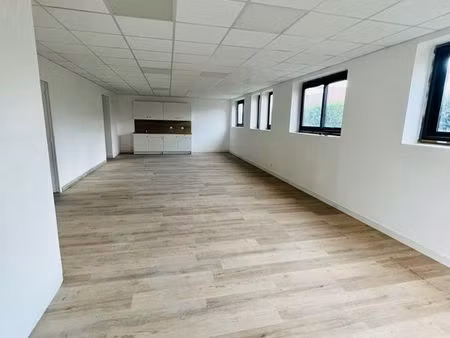 bureaux et stockage 330m2