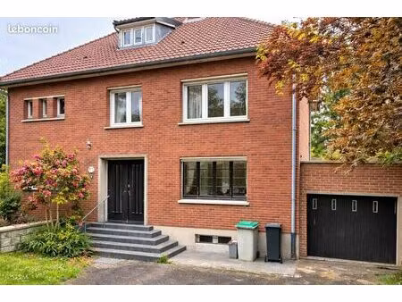 maison 8 pièces 238 m²
