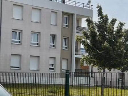 apparemment à vendre 3 pièces