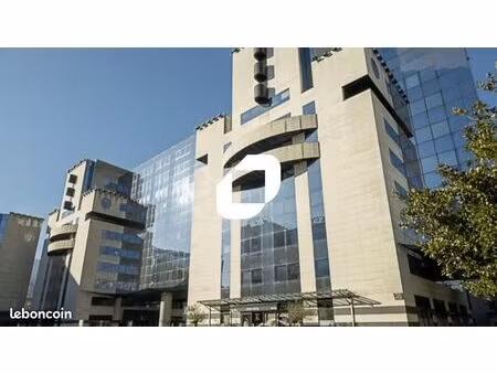 bureau 271 m²