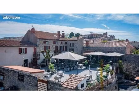 fond de commerce restaurant traditionnel dans plus beau village de france