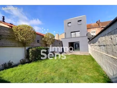 maison 6 pièces 155 m²