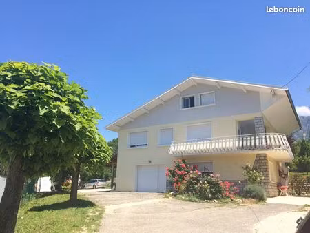 t2 hauteur daix 46 m2 terrasse parking