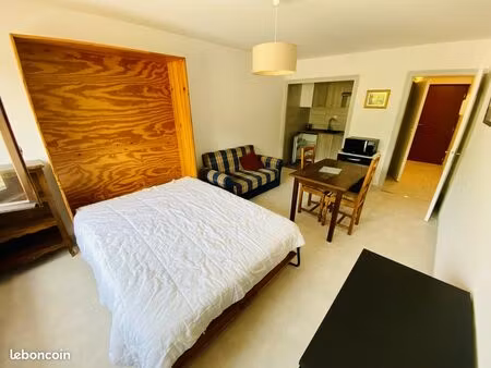 studio 1 pièce 28 m²