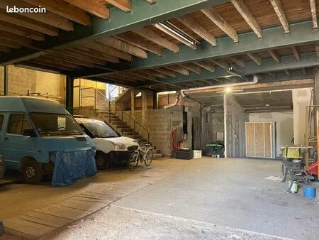 hangar et parking