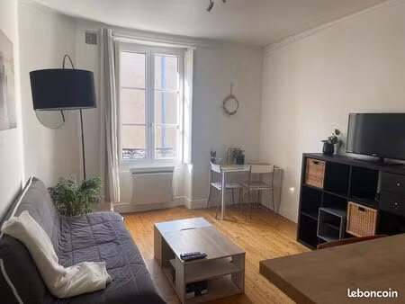t2 meublé rénové - lumineux  calme et idéalement situé à nantes