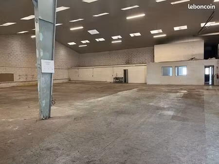 local 1000 m² lorient