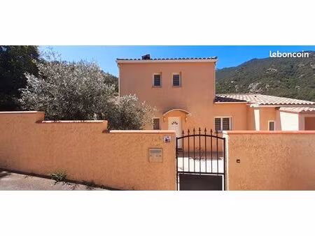villa t5 avec piscine logement indépendant